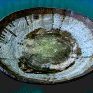 Fuente Crater Lunar, barro refractario, porcelana, ox. de hierro y vidrio