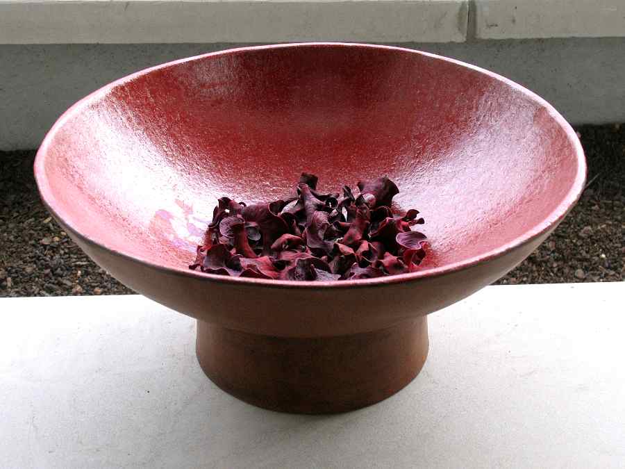 Fuente Amapola, modelada en terracota, cubierta cristalizaciones de cromo