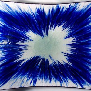 Fuente rayos cobalto, barro refractario cubierta porcelana vidrio y óxido de cobalto