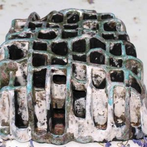 Escultura Tombuctu, de barro refractario, esmalte de Rakú